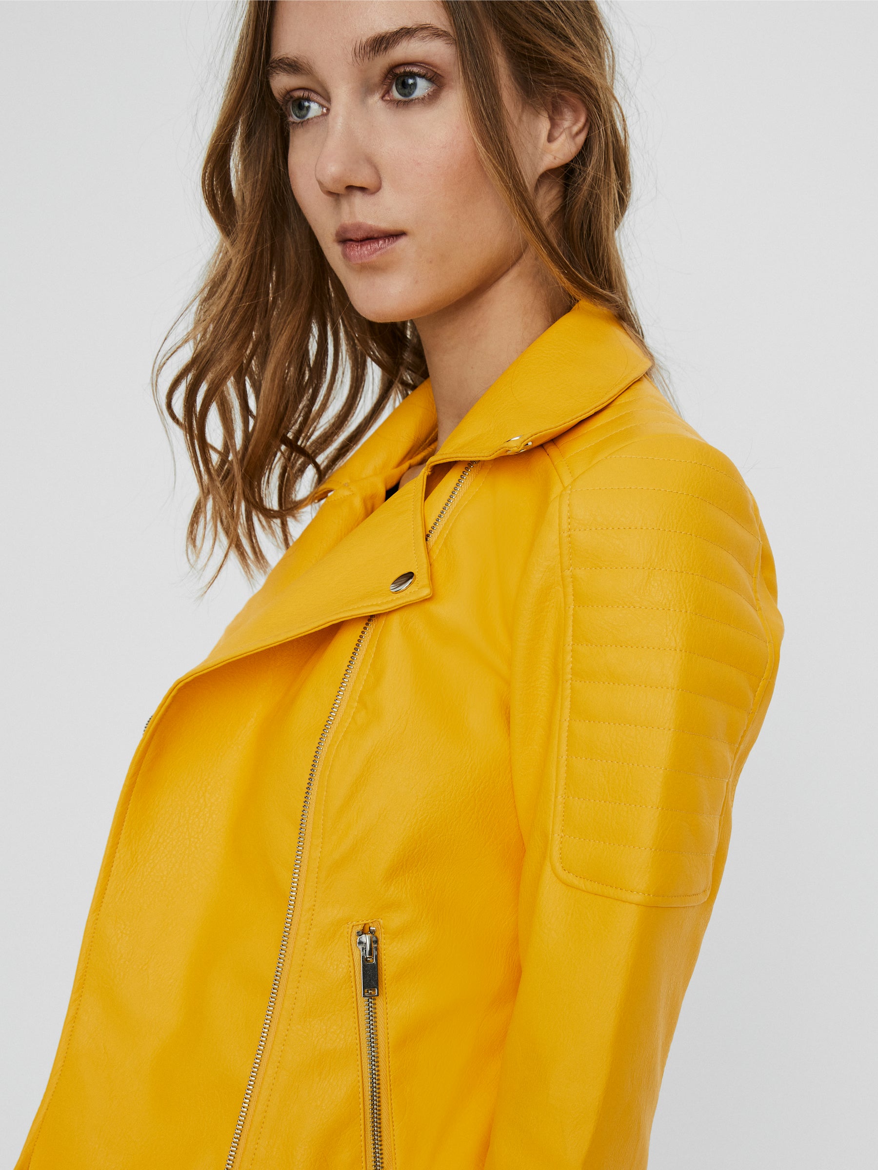 Noisy May blouson simili cuir court coupe ajustée