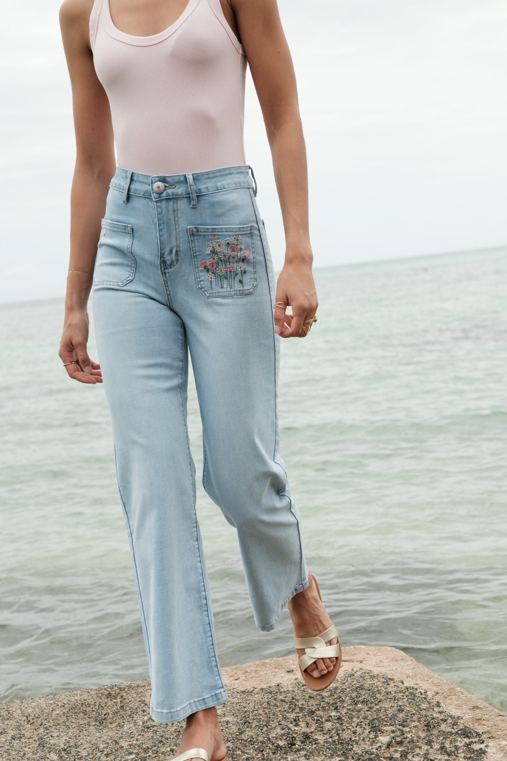 Maison Onado Flora jean wide bleu clair brodé