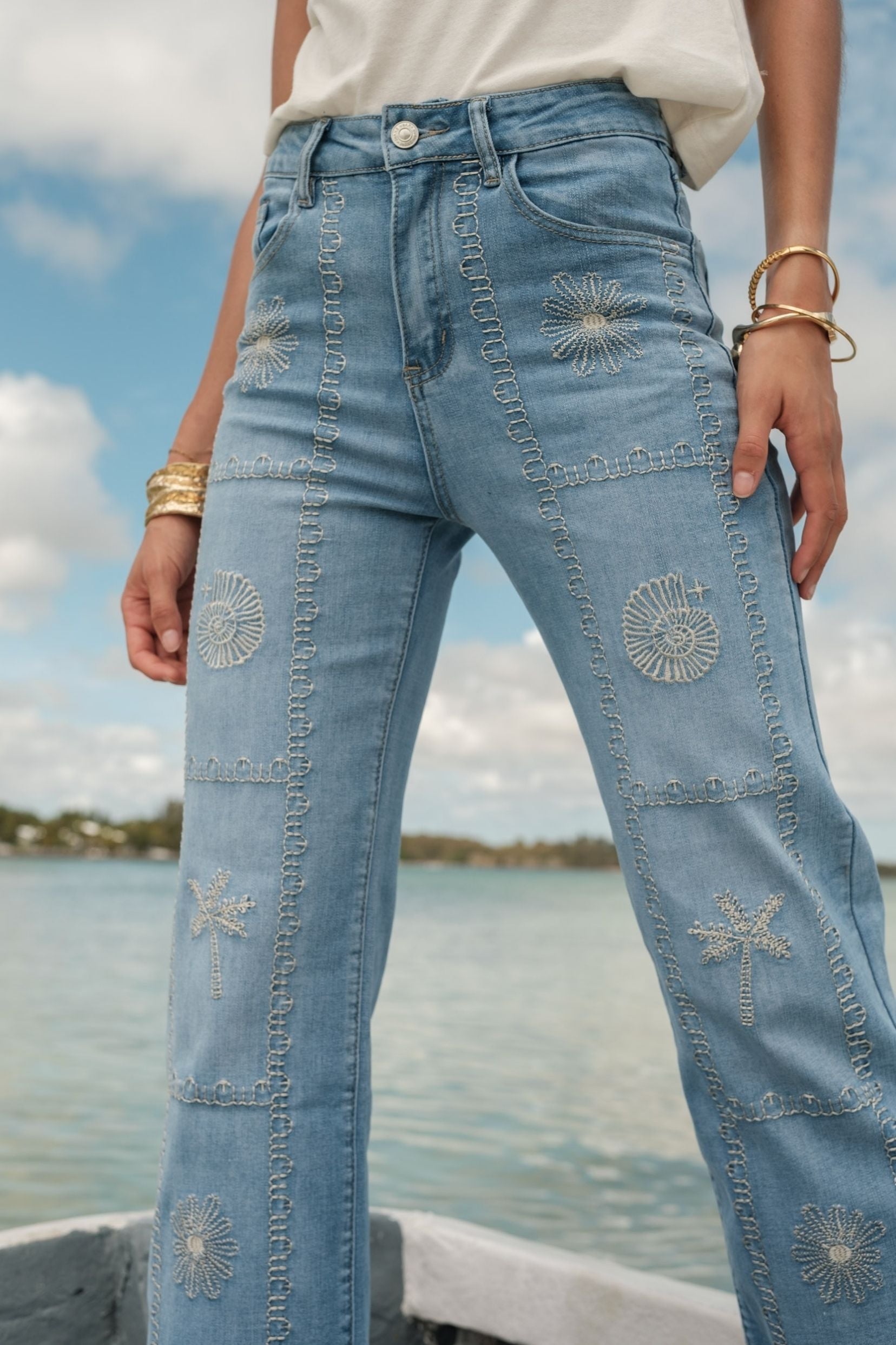 Maison Onado Soléa jean wide bleu délavé brodé