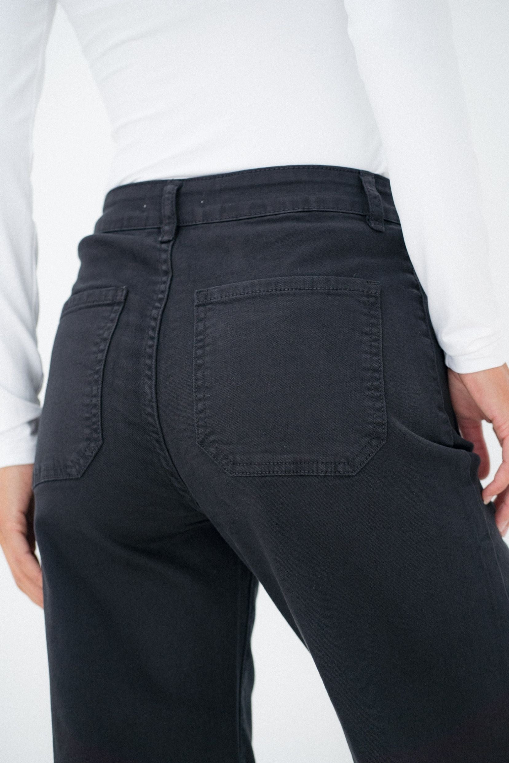 Maison Onado Selene jean droit noir taille haute