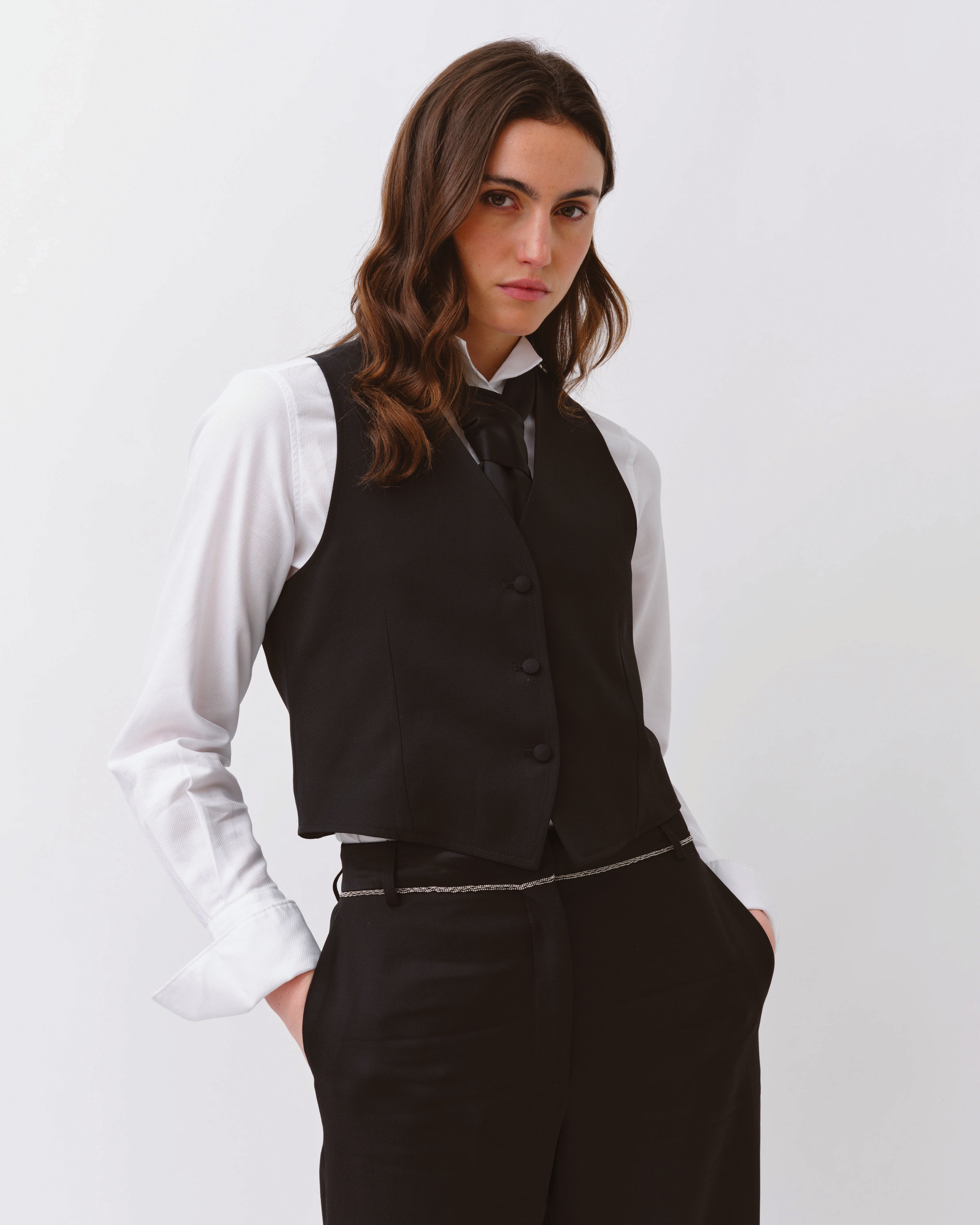 DIEGA GAYO gilet noir col V coupe ajustée