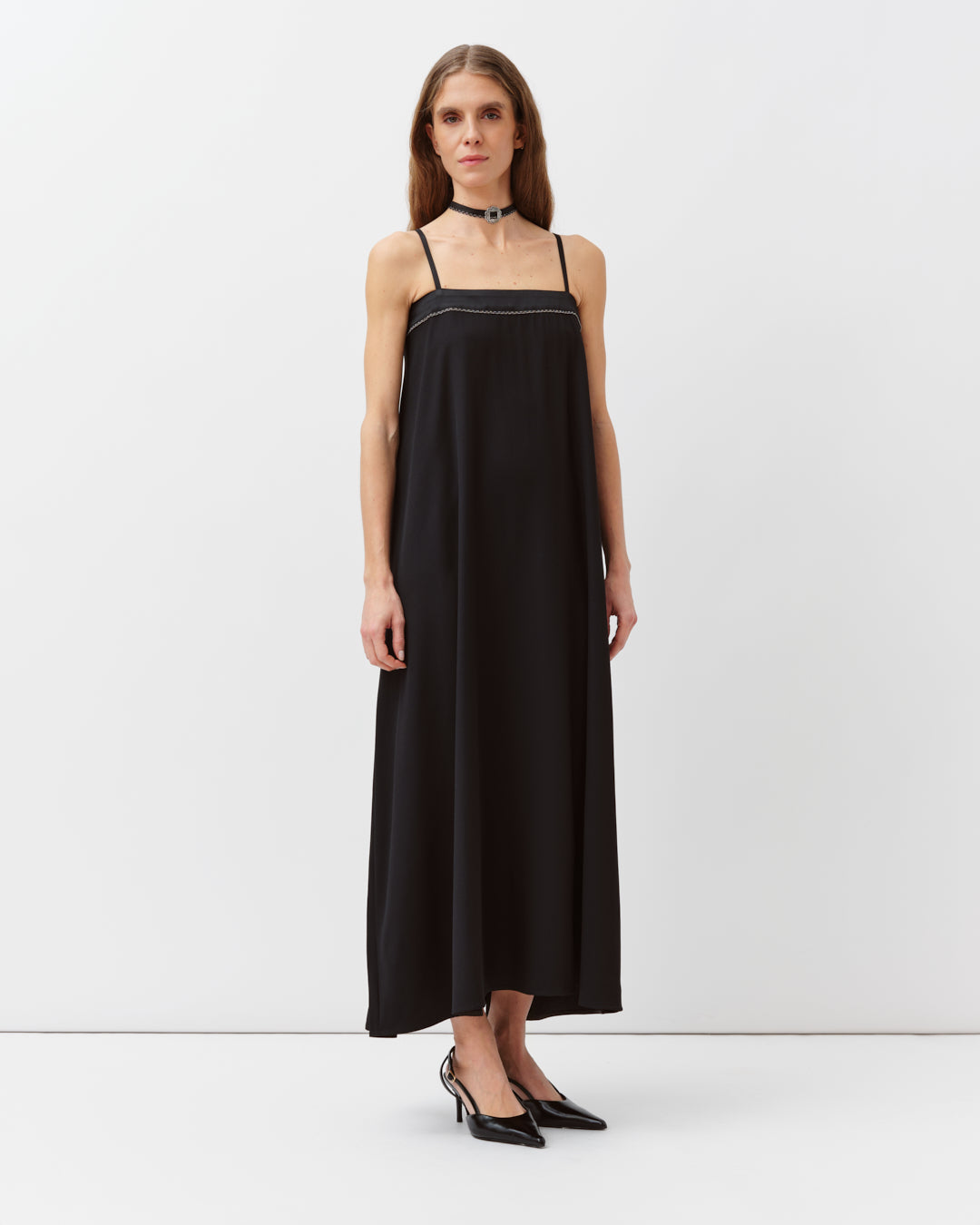 Diega Revo robe femme longue noire bretelles évasée