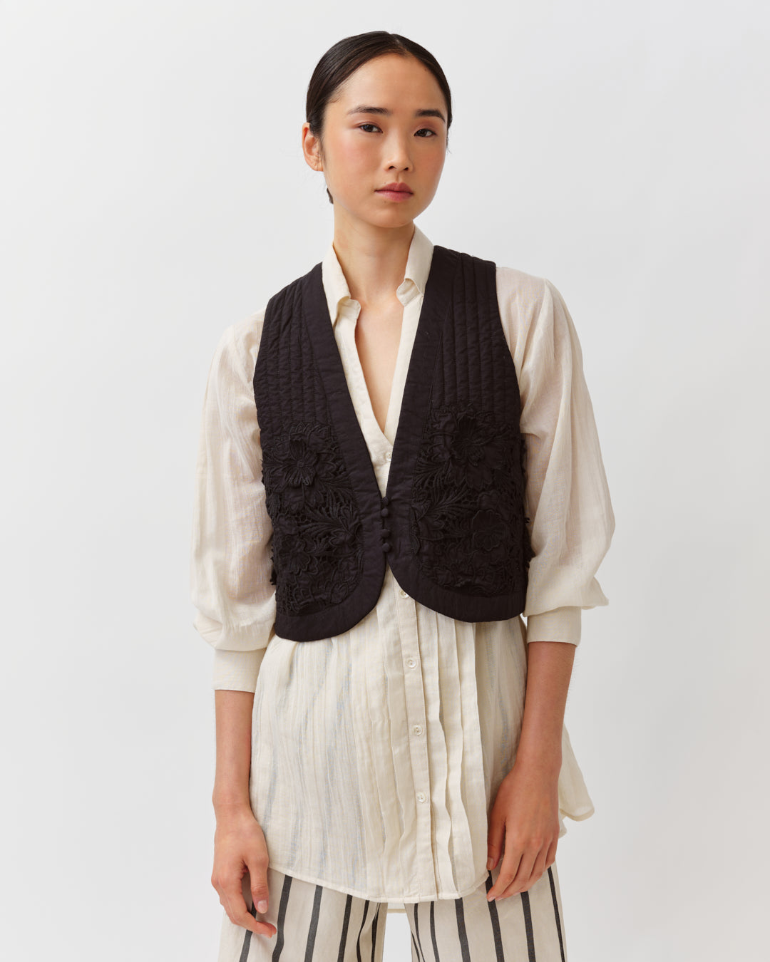 DIEGA GEMIO gilet broderie florale noir
