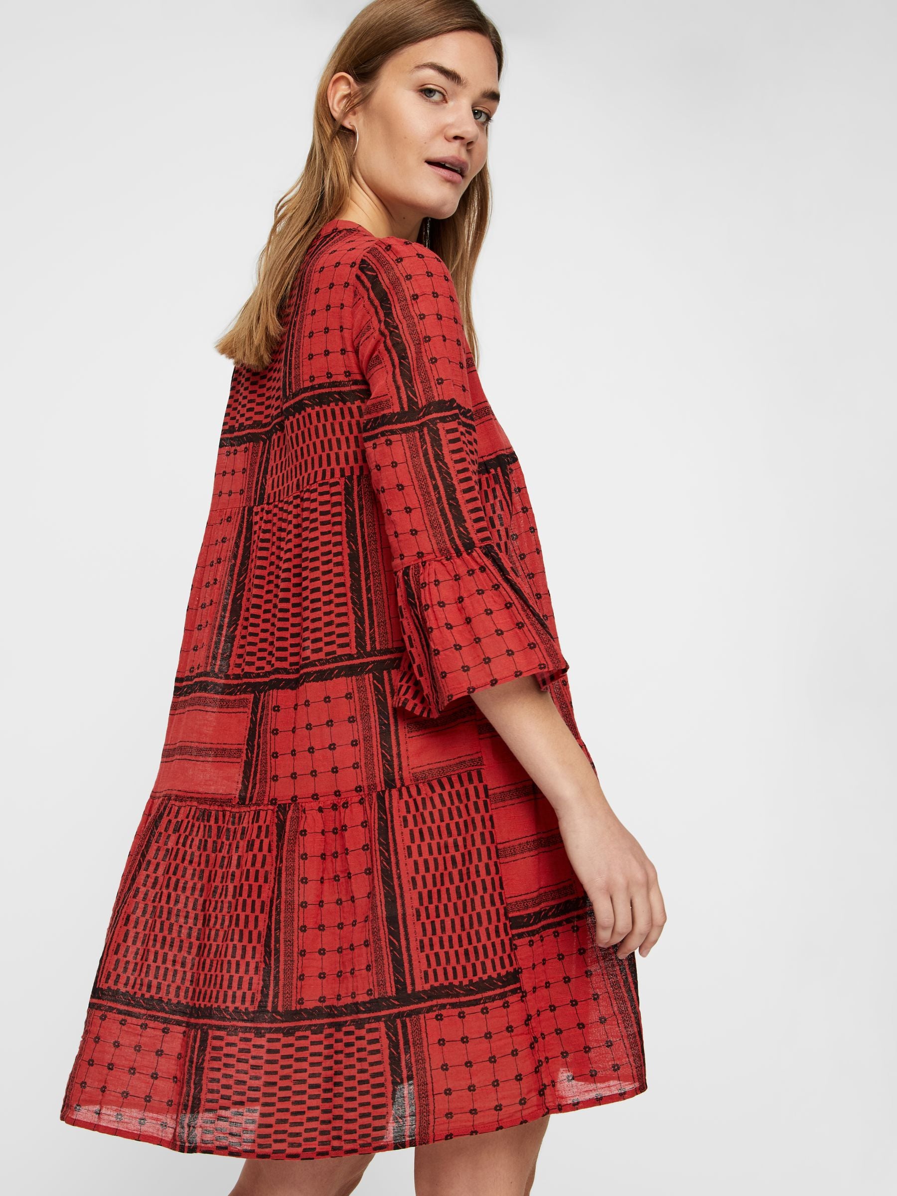 Noisy May robe courte imprimée col V manches 3/4