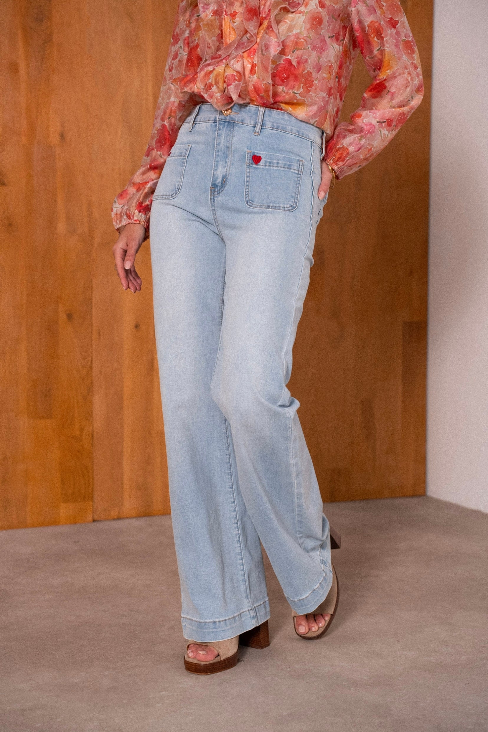 Maison Onado Emy jean wide leg denim clair broderie