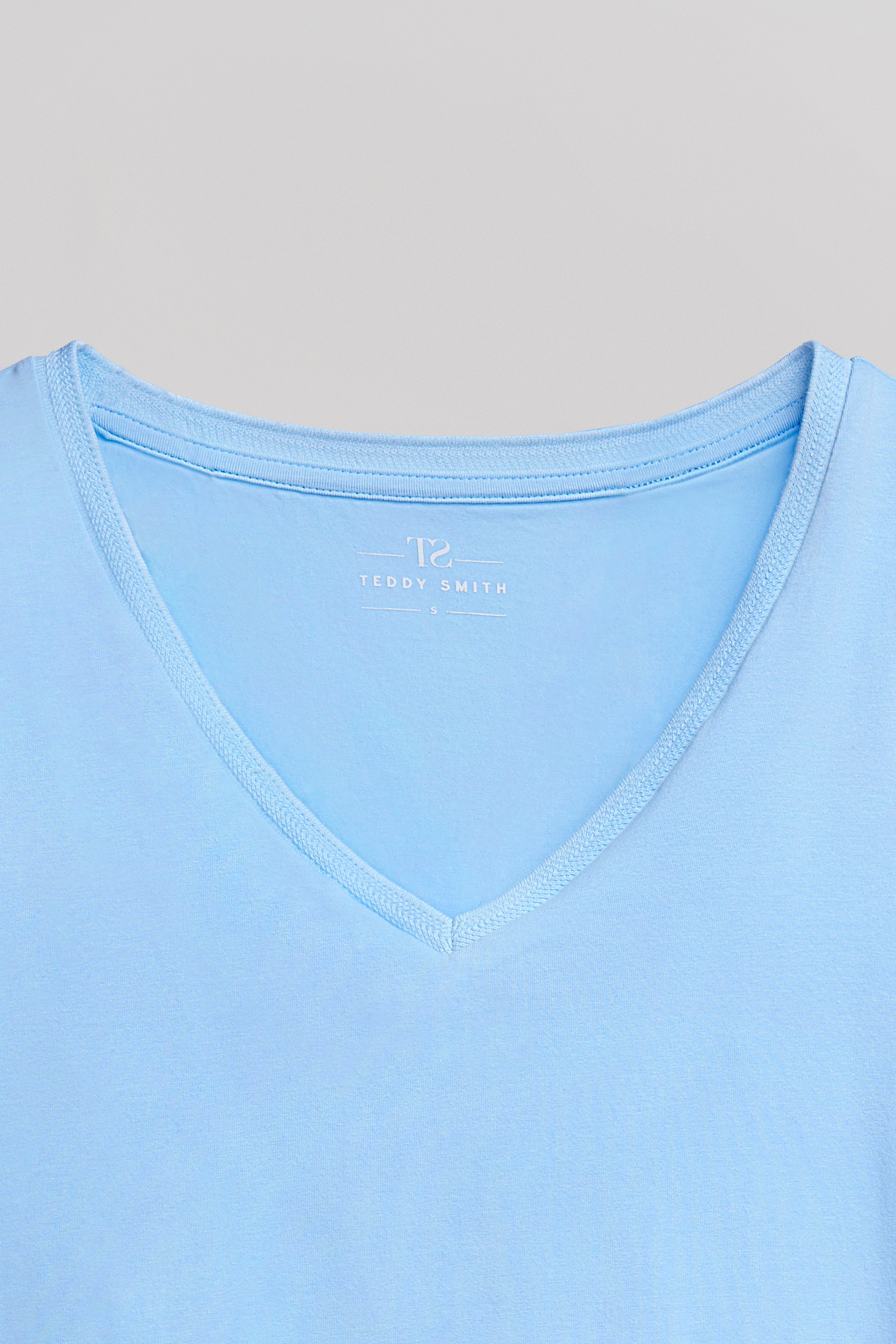 Teddy Smith T-Mia T-Shirt Bleu Ciel Col V Femme Fluide