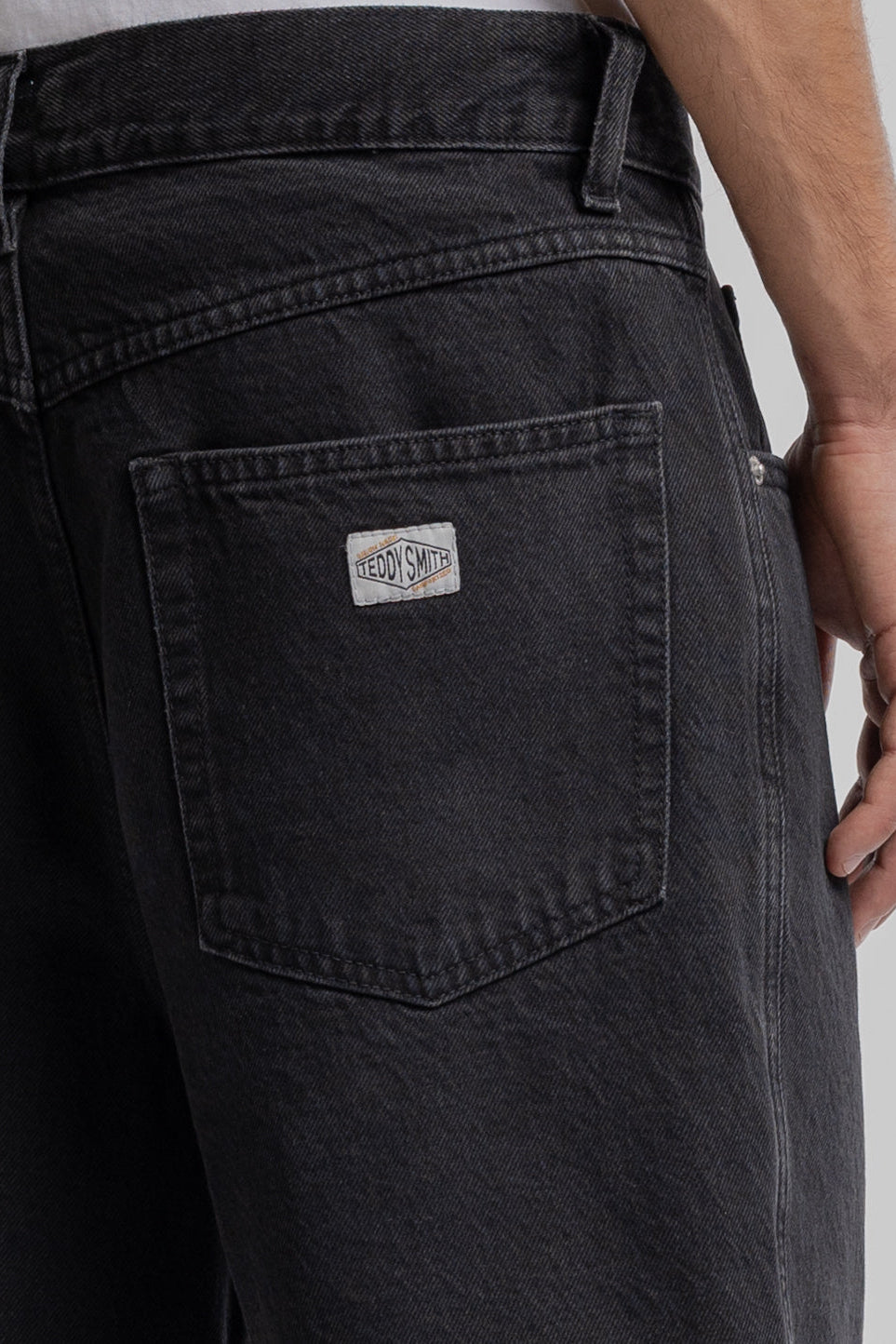 Teddy Smith S-Axel SH short jean noir usé ample