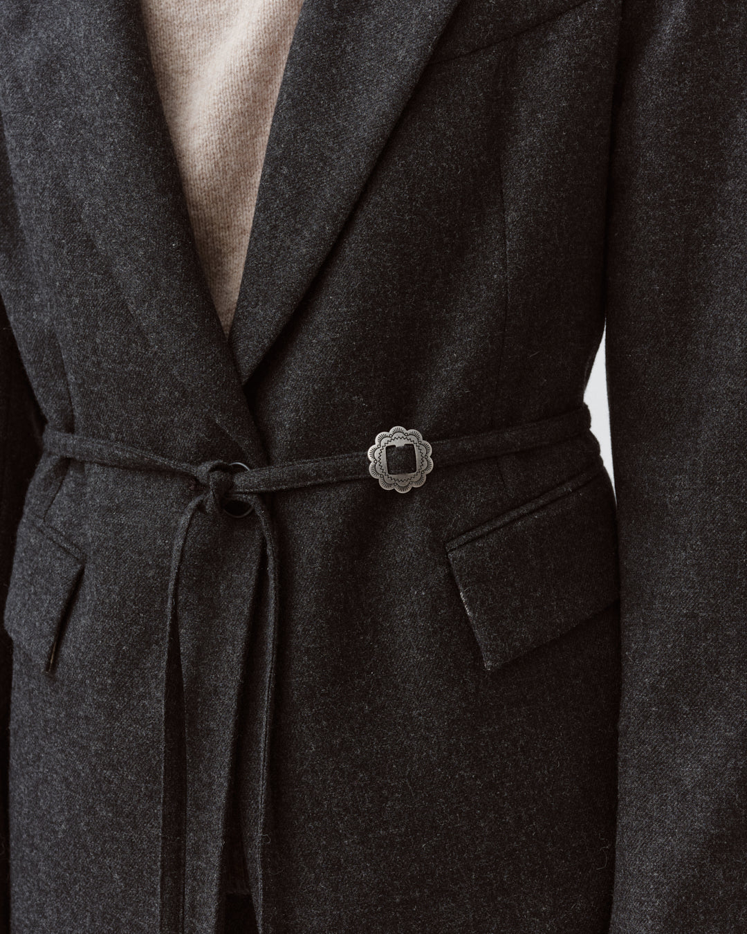 Diega Vigio veste droite anthracite ceinturée