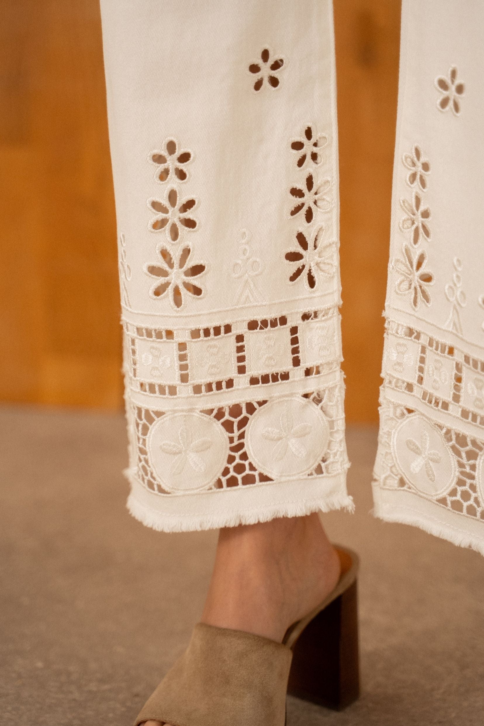 Maison Onado Pauligny jean wide ecru ajouré