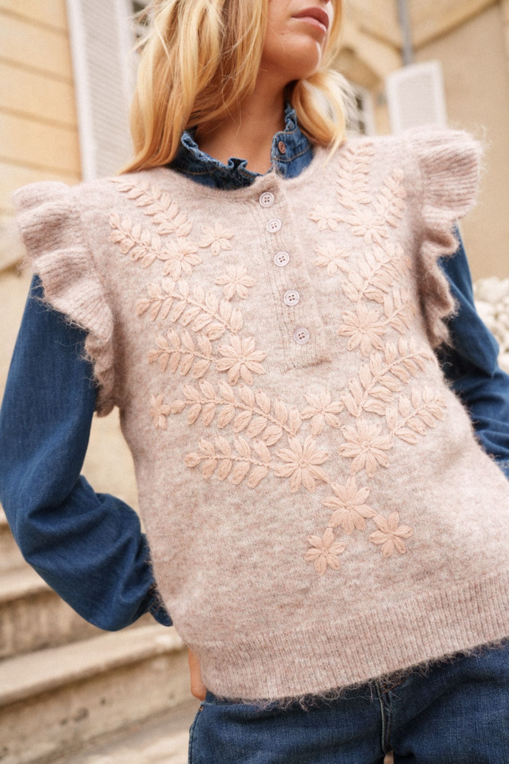 Maison Onado Antonia pull sans manches broderie TU
