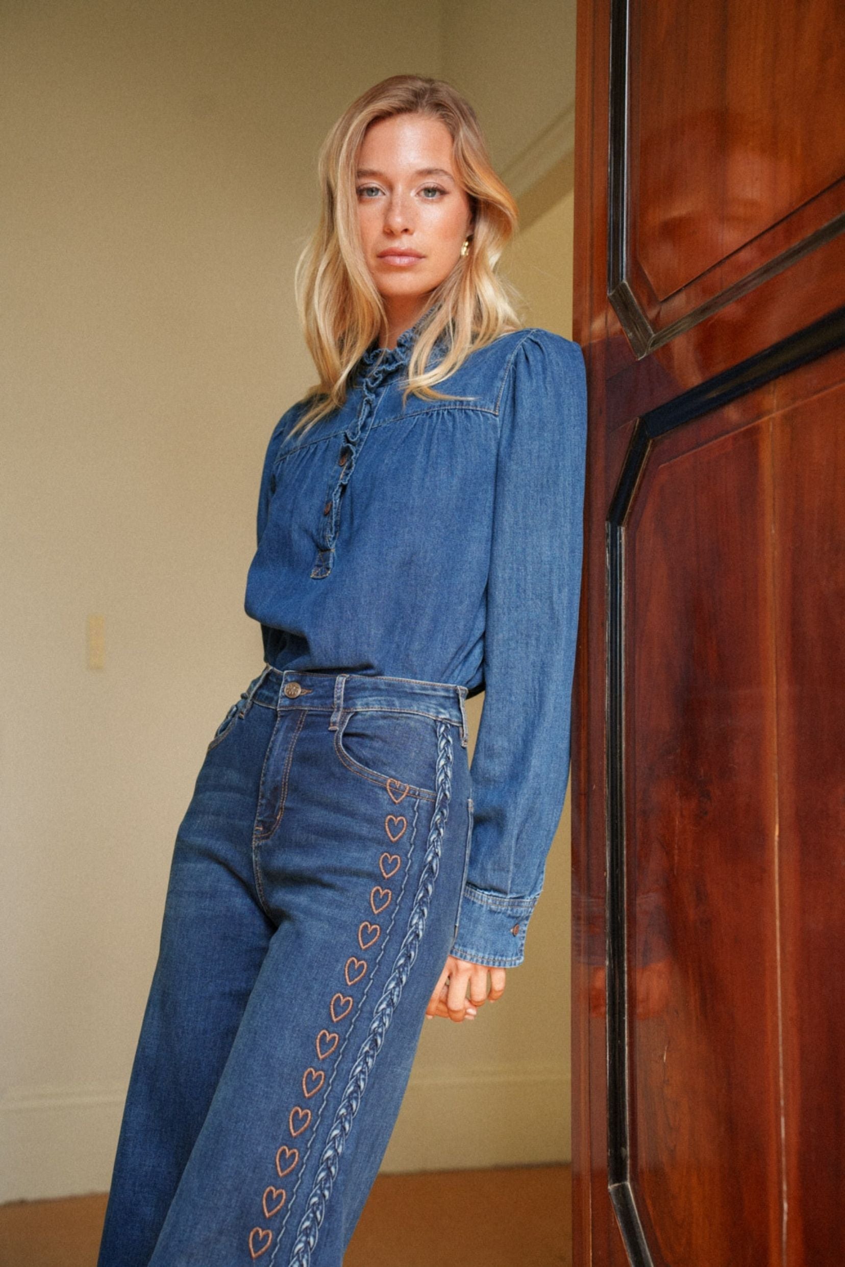 Maison Onado Benny jean wide leg bleu délavé brodé