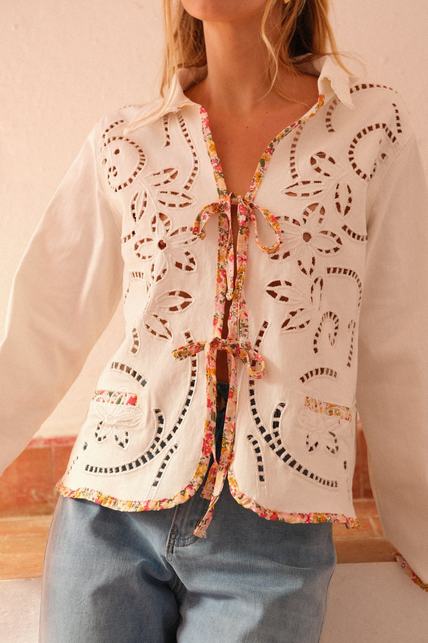 Maison Onado Mireille veste écru denim brodée