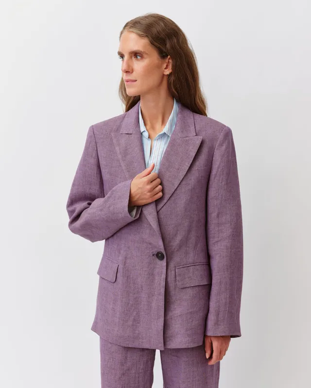 DIEGA VIAREGIO veste tailleur parme droite