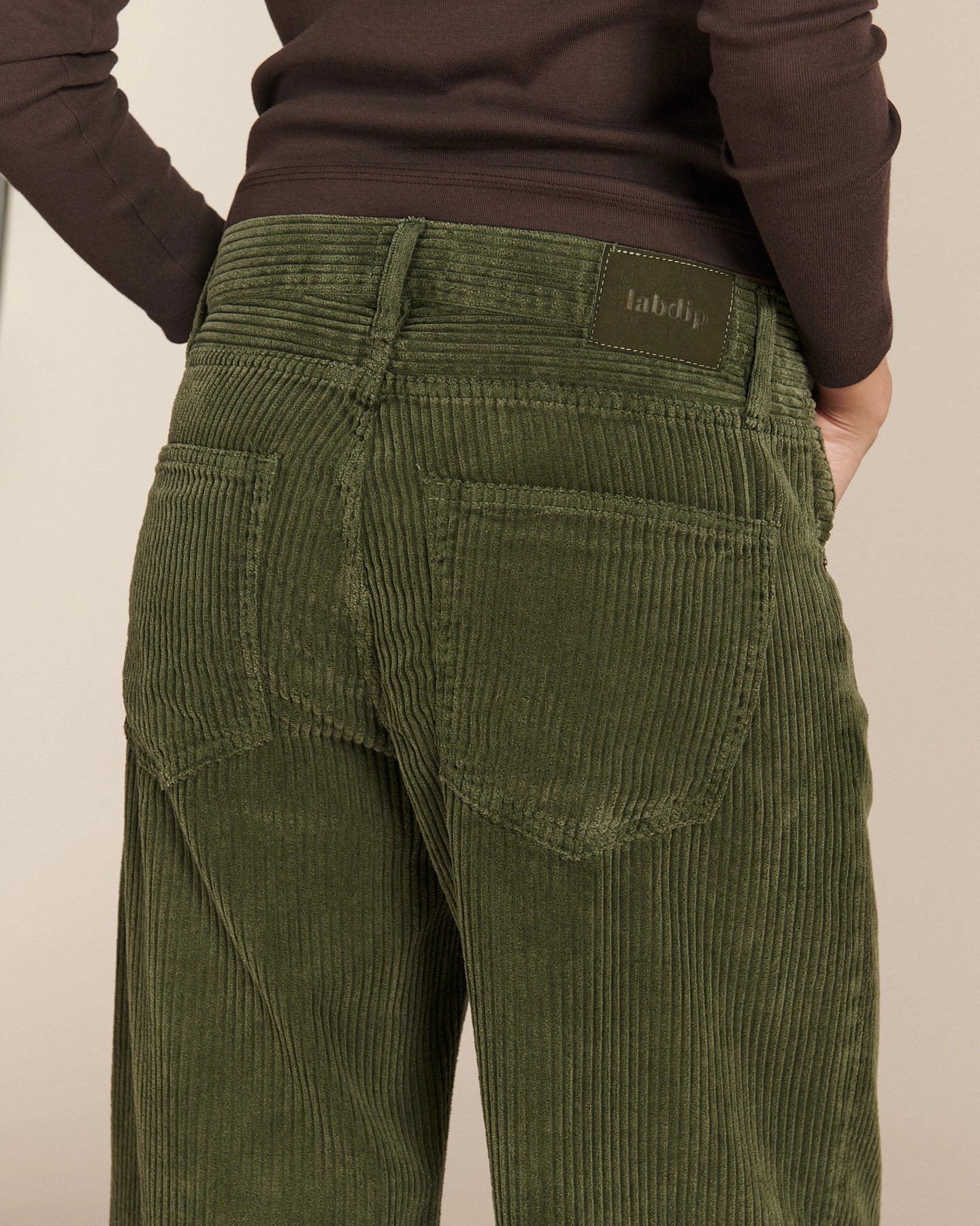 Labdip River Corduroy Dye pantalon velours sauge army coton