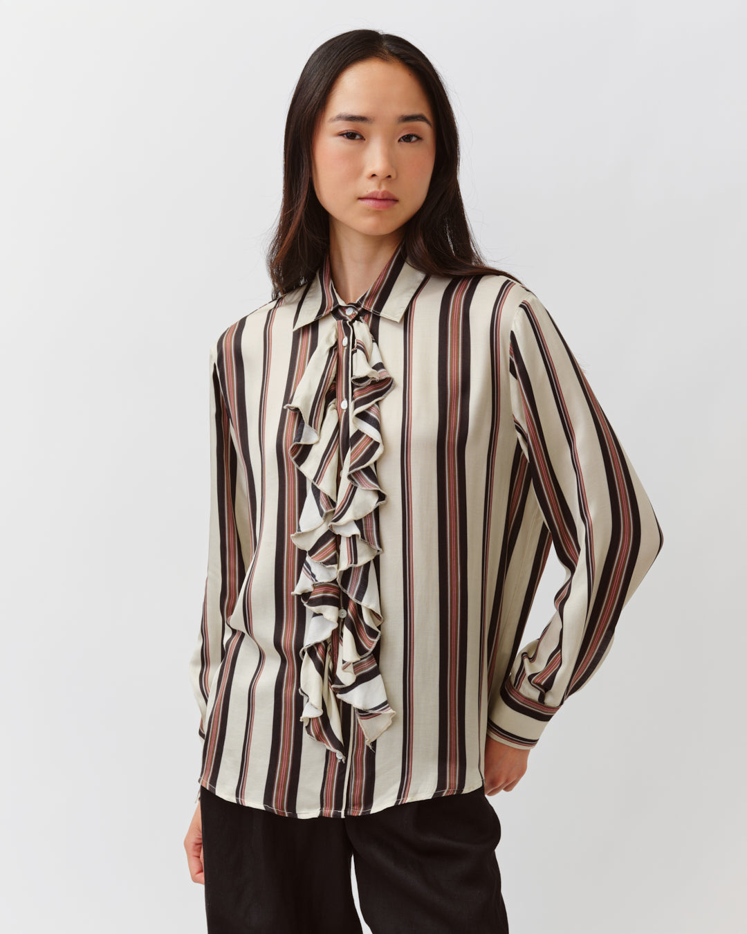 Diega Cianta chemise écru à jabot coupe droite