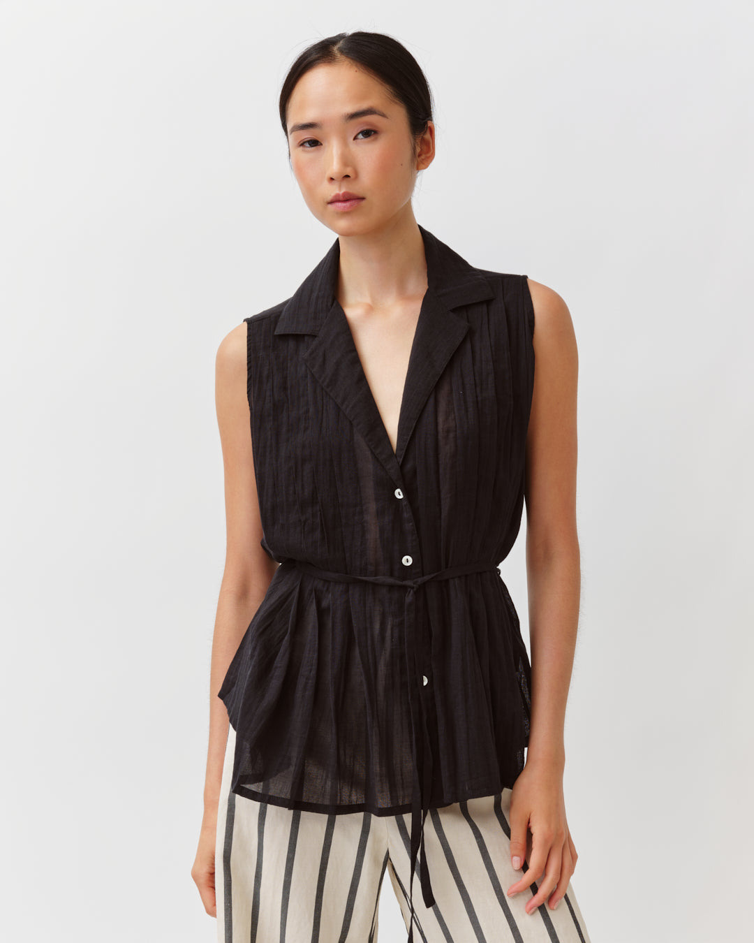 DIEGA CHELIO chemise noire sans manches à rayures