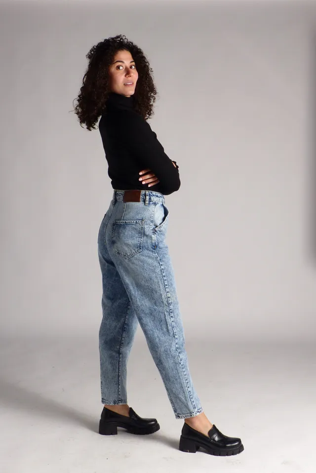 AA Spontané Modern Mom jean mom bleu clair taille haute