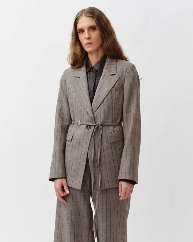 DIEGA VIGIO veste tailleur gris chocolat rayée