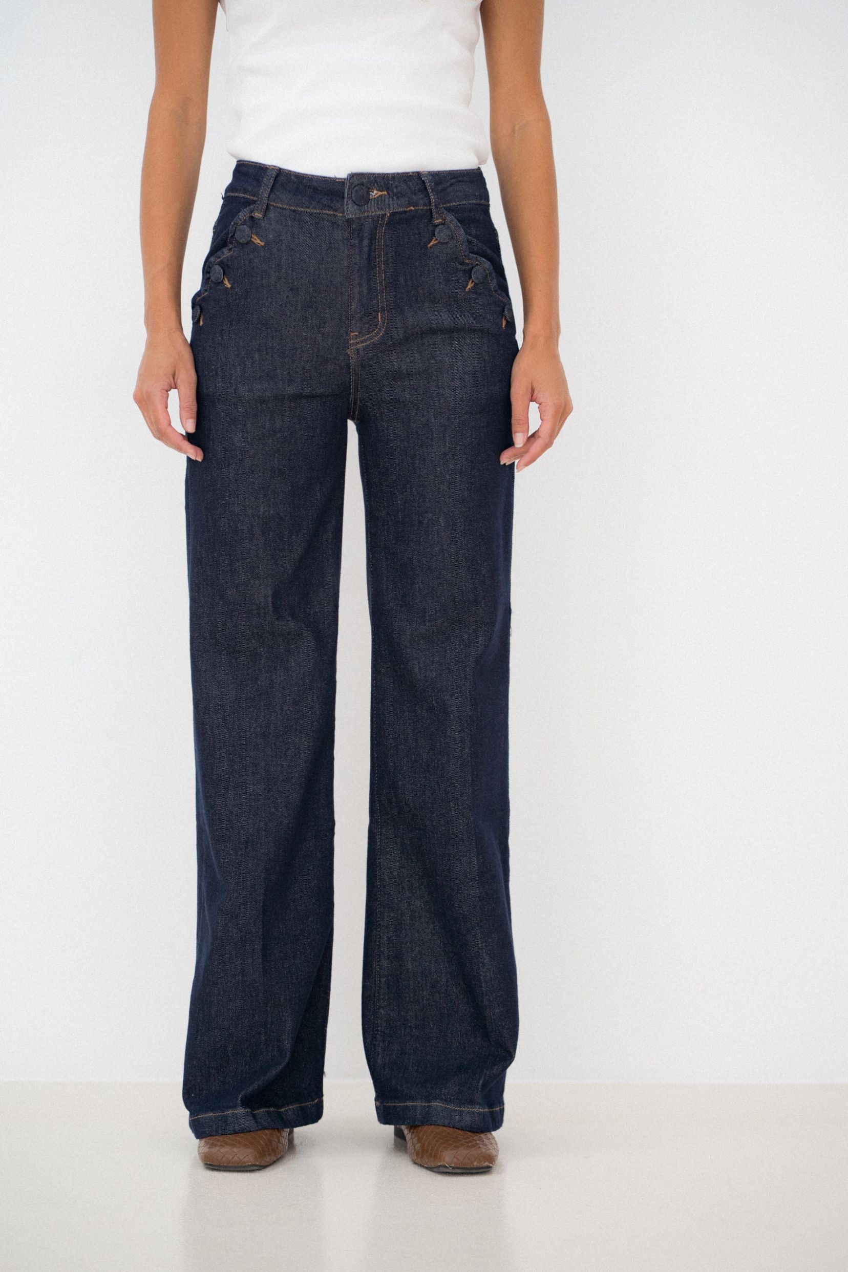 Maison Onado Sam jean droit bleu brut finitions festonnées