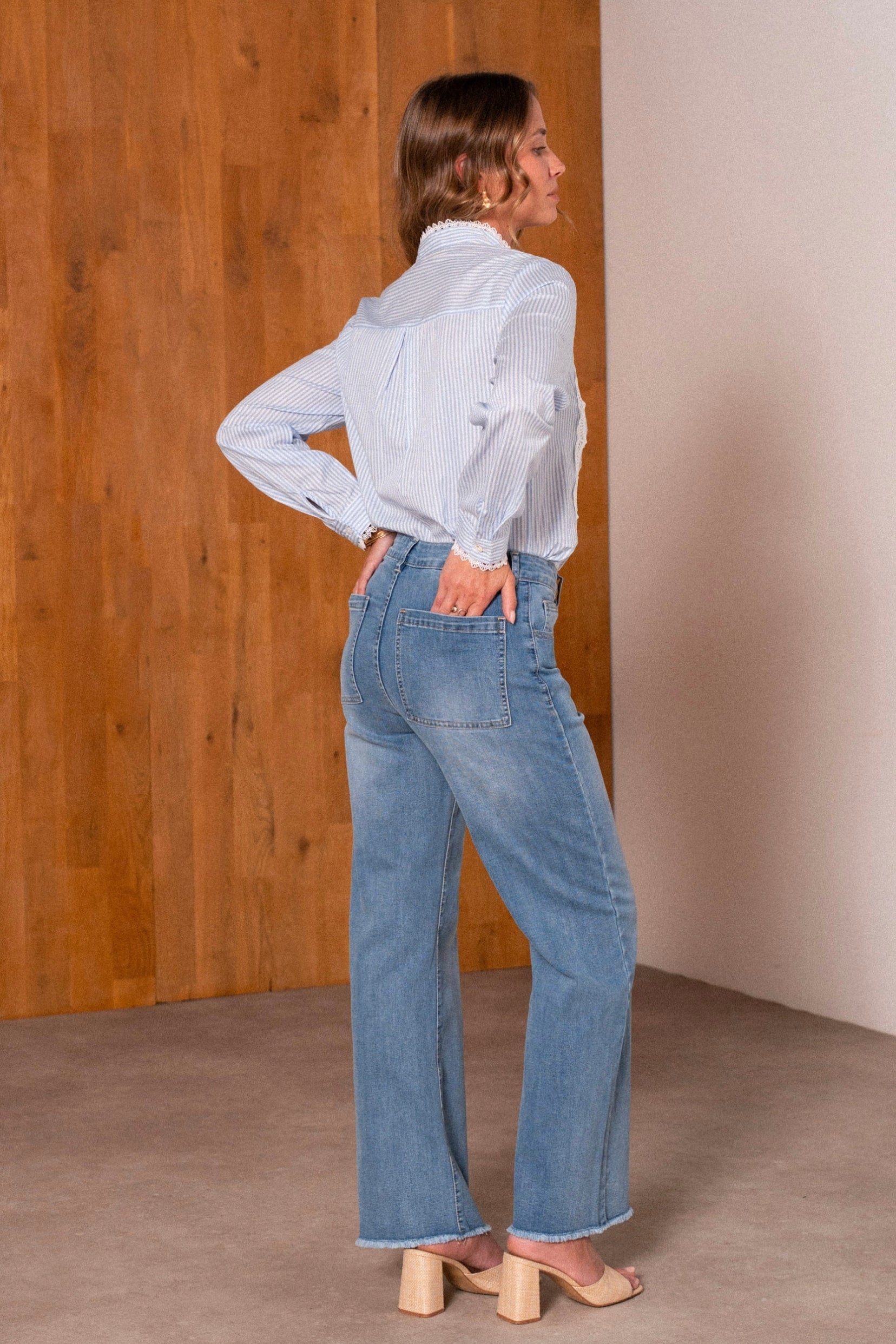 Maison Onado Elaine jean wide leg bleu délavé frangé
