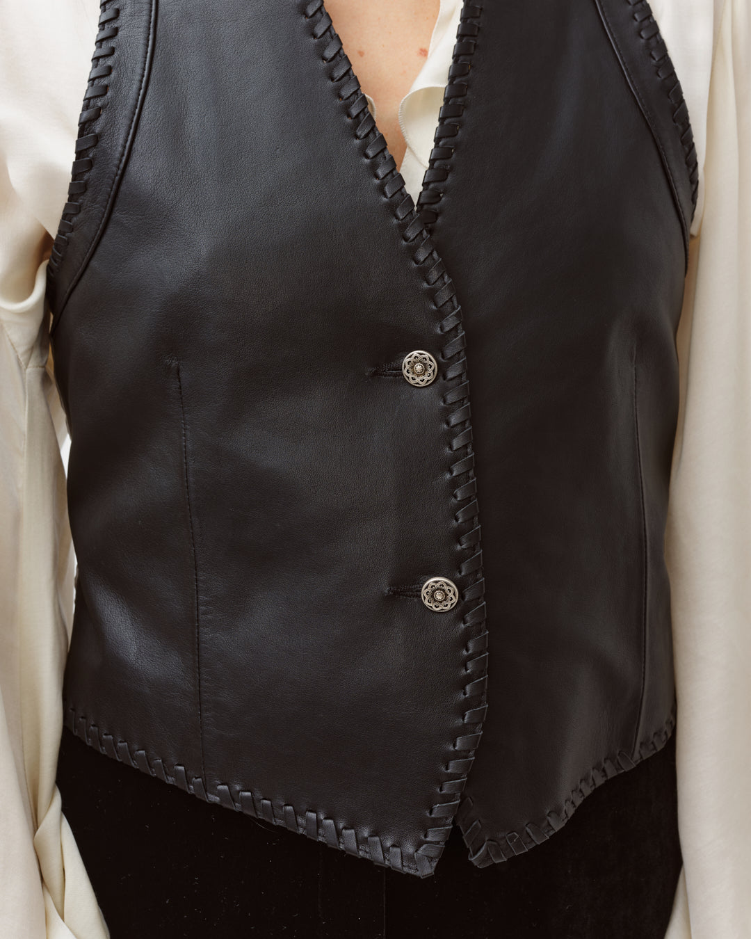 Diega Gamo gilet cuir noir finitions tressées